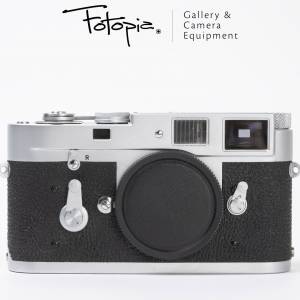 || Leica M2 - Silver (35mm Rangefinder Film Camera) $16800 ||