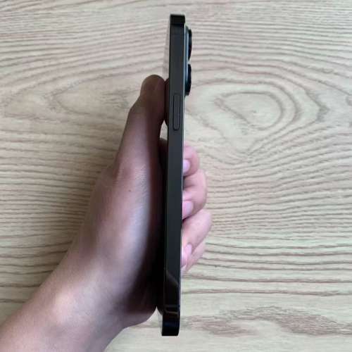 iPhone 14 Pro Max 512  black，Battery 98 %，贈送原裝玻璃鋼化貼及保護套