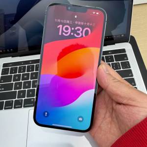 iPhone 13 Pro Max 1Tb ，電效能98 %，性能良好，另送一個全新機殼同MON貼。