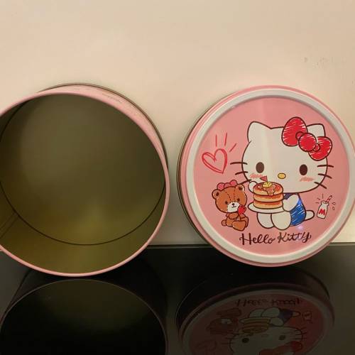 Hello Kitty 圓形鐵盒