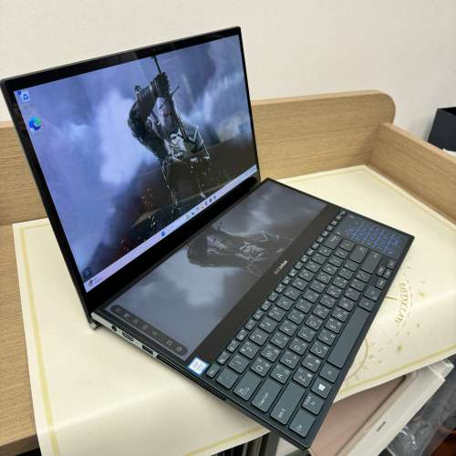 (15寸雙mon機王)ASUS UX581G i9-9980HK/32GB ram /1TB ssd/雙屏幕，touch mon/RTX20...