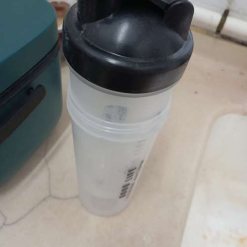 全新未用 型格黑色 600ml 28oz Blender Shaker Bottle 奶粉杯 有攪拌球 名牌密封防...