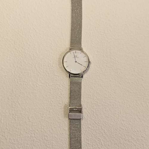 ⌚未經使用,配套齊全💯 Authentic,no fake ⌚Daniel Wellington石英QZ,32mm需要換電...