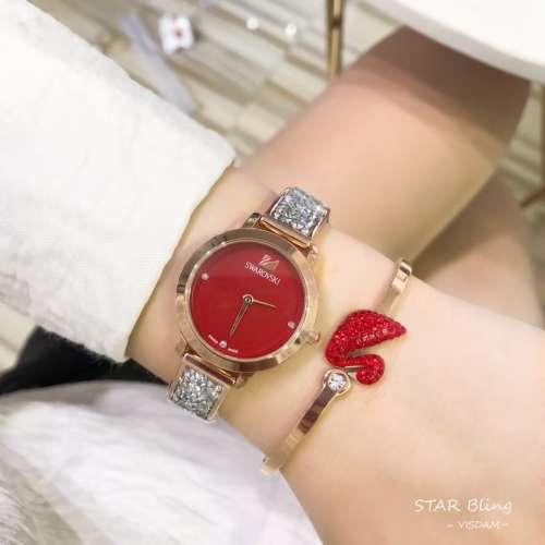 ❤施华洛世奇五件套‼‼施华洛天鹅手表👀 搭配天鹅钛钢饰品😍😍【手表➕手镯➕耳钉...