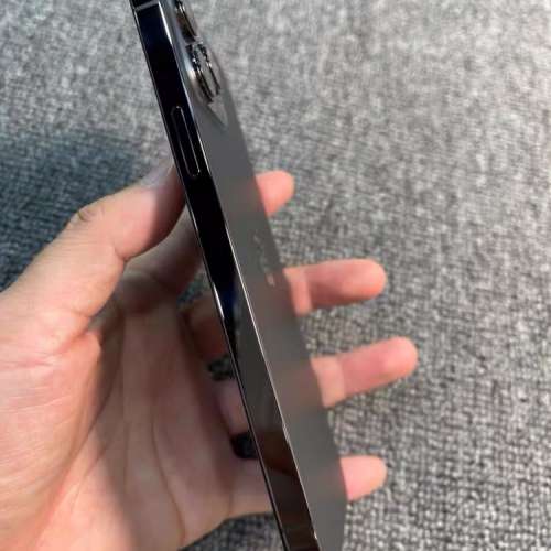 iPhone 13 Pro Max 1tb 5G 雙咭/電池效能98 ％，使用原裝case 同貼mon貼