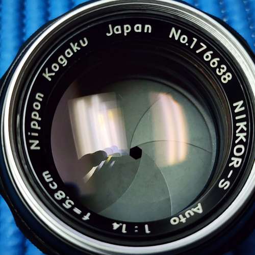Nippon Kogaku Nikkor-S Auto 5.8cm F1.4 + Nikon 大F 50mm F1.4 遮光罩