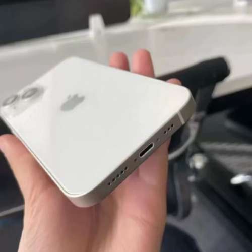 iPhone 13  512GB ，電池容量87％，跟全新玻璃鋼化貼及保護套