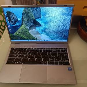 第10代i5超薄ultrabook (16gRAM+256gSSD, 全金屬殼, 15.6"全高清)