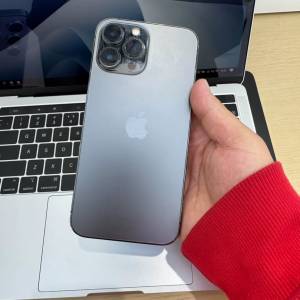 iPhone 13 Pro Max 1tb 天藍峰，5G 雙咭/電池效能98 ％，使用原裝case 同貼mon貼