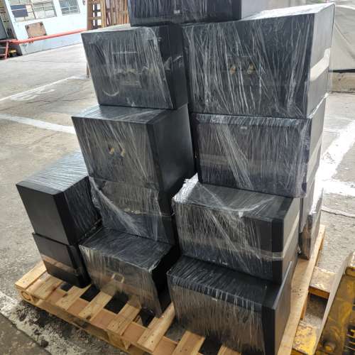 B&W CT7.5 (每隻$5000)