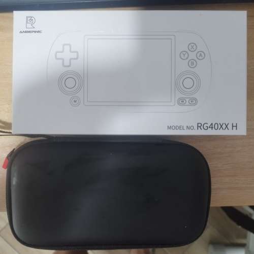 99.9%新 ANBERNIC RG40XXH 遊戲掌機附(跟機128GB 遊戲SD)