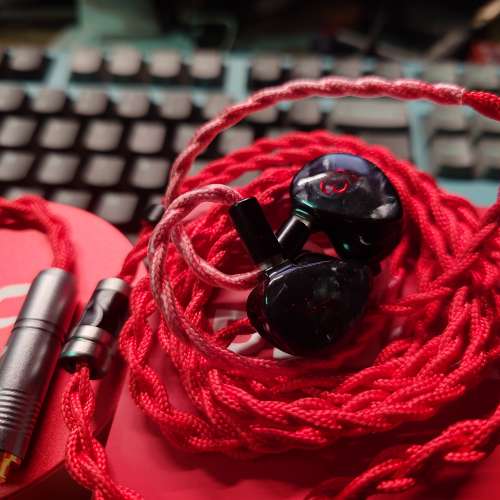 放 99.99%新 香港行貨 有保養有單有盒齊件 FATfreq x HBB Deuce 雙動圈耳機