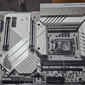 ASUS ROG MAXIMUS Z790 APEX