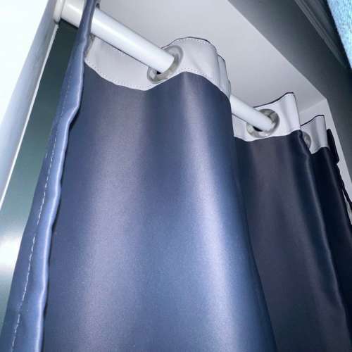 IKEA深藍色遮光窗簾 + 免打孔伸縮桿 blue curtain anti-sunlight + hanger stick rack