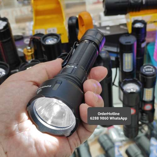 SuperFire Tactical LED Flashlight. 2700 lumens. 4000mAh.神火戰術極強光電筒. U...
