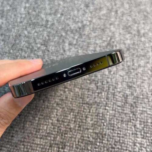 iPhone 13 Pro Max 1tb 天藍峰，5G 雙咭/電池效能98 ％，使用原裝case 同貼mon貼