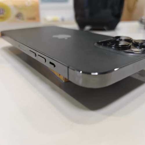 iPhone 13 pro max 1TB ( 黑色) 電池效能98 ％，送Magsafe Case及玻璃貼