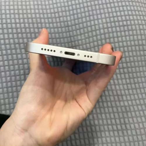 Apple iPhone 13 512G  5G 雙咭，電池效能86 %，電池良好，已貼貴價玻璃鋼化貼及保...