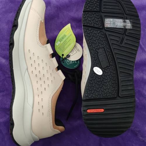 Rockport 女裝休閒鞋