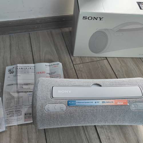 Sony XG300