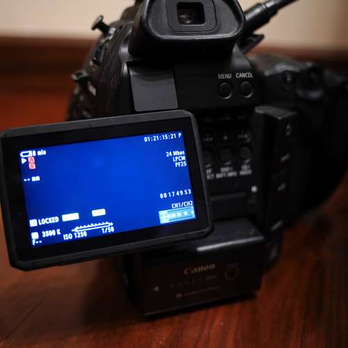 Canon c100 mki (DAF) 連smallrig cage