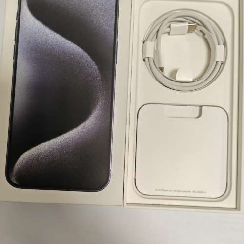 Iphone 15 pro max 256G  有保養至2/2025