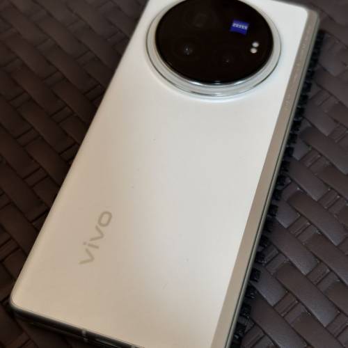 99.9%新國行Vivo x Fold 3 pro, 16+1T, 白色 (可換iphone 16 pro or max)