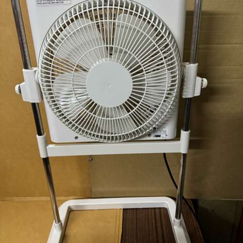 KDK  坐地鴻運扇，九成半新，乾淨全正常。