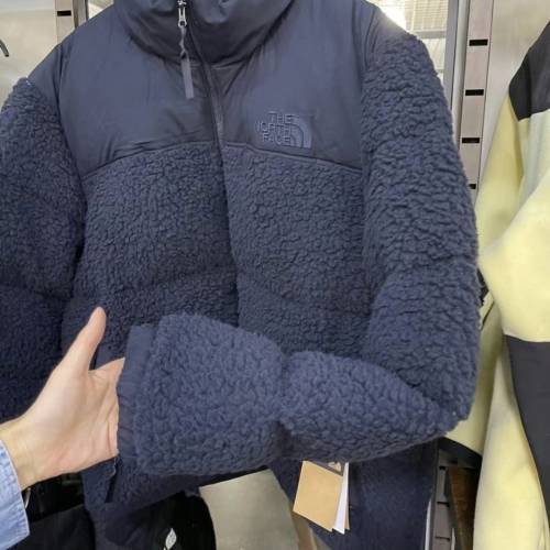 TNF北面羊羔毛羽絨服