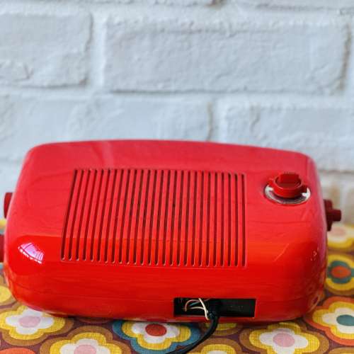 出售National 翻頁鐘連收音機，時鐘鬧鐘正常，收音機只可收881，903，電壓100v,整體...