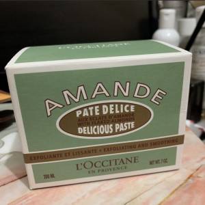 Loccitane 杏仁修身磨砂膏