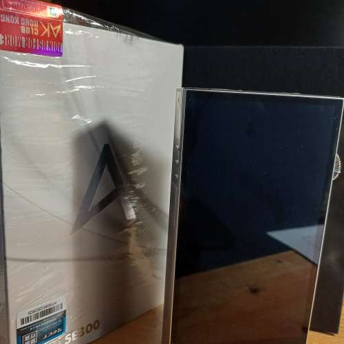 SE300 （95％ 新）