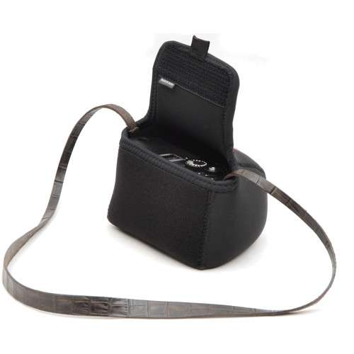 Artisan & Artist ACAM-414 Camera Pouch (ACAM-414-BLK)