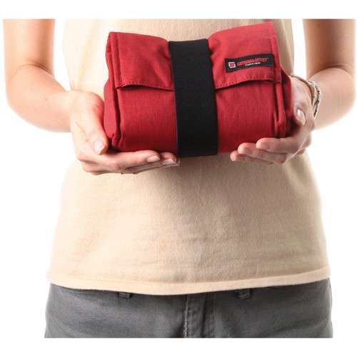 Artisan & Artist ACAM-76 Camera Pouch (Red) / (ACAM-76-RED)