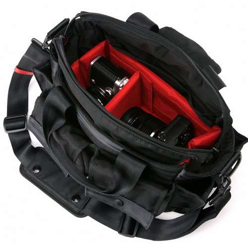 Artisan & Artist Small City Camera Bag (Black) / (GDR-211N-BLK)