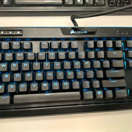 Corsair K95 RGB Platinum 茶軸機械遊戲鍵盤