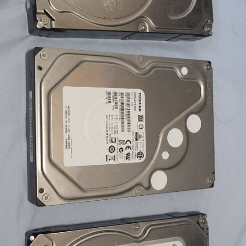 放4tb*2 1tb*1 HDD