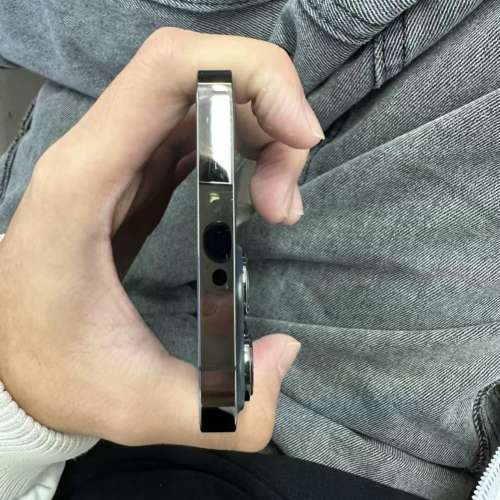 Apple iPhone 13 Pro Max 1TB， 6.7寸大螢幕，電池效能98 ％，功能全部正常運作，已...