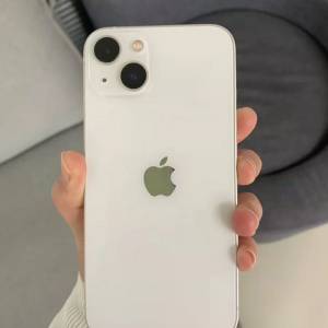 iPhone 13 512G ，電池效能86 %，換機放售，已貼上原裝鋼化Mon及贈送全新手機套。