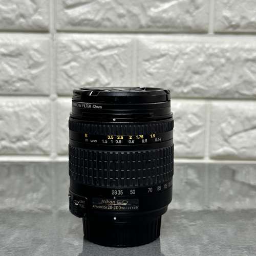 Nikon AF Zoom-Nikkor 28-200mm f/3.5-5.6G IF-ED