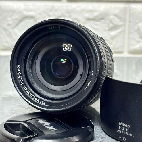 Nikon AF Zoom-Nikkor 28-200mm f/3.5-5.6G IF-ED