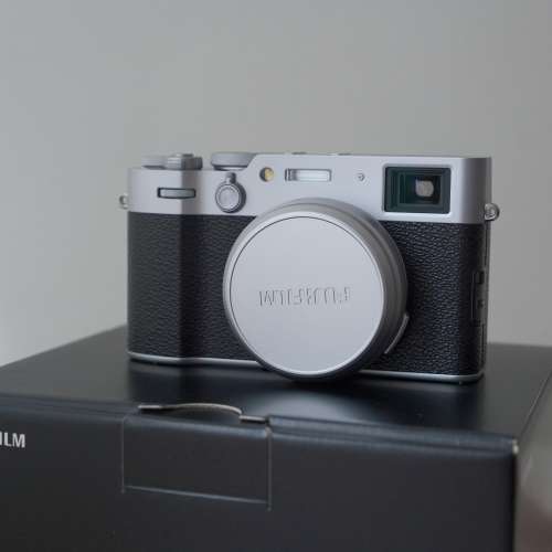 FUJIFILM X100VI SILVER 行