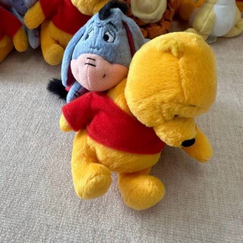 大量小熊維尼公仔