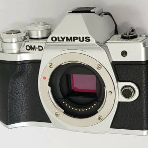 Olympus E-M10 Mark III Body (em10 第3代 銀色 淨機身) - 98%  New，快門次數 SC ...