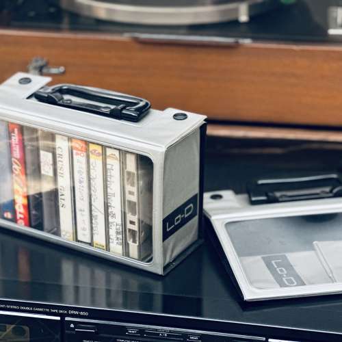 出售LOD (日立）cassette帶手提收納盒，可裝11盒帶，每個售$200，購買一對$300元，...