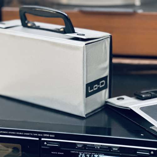 出售LOD (日立）cassette帶手提收納盒，可裝11盒帶，每個售$200，購買一對$300元，...