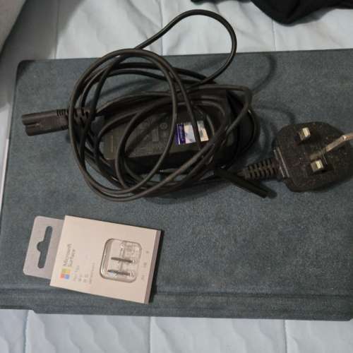 Microsoft Surface Pro 7 Intel Core i5-1035G4 8G 256 with Pen and Type Cover