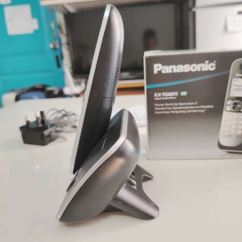 Panasonic KX-TG6811 數碼室內無線電話 (銀色)免提通話, 降噪功能 香港大學站