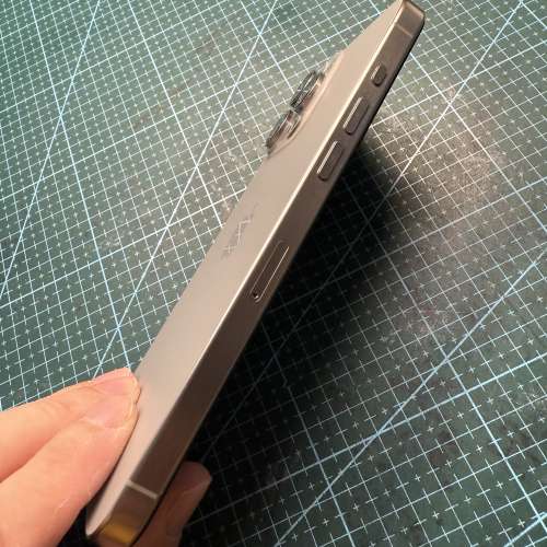 iPhone 15 Pro Max 鈦金屬色 512GB