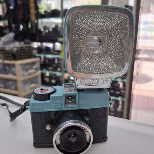 DIANA F+ MINI 半格  LOMO HELLO KITTY DIANA F+ MINI 半格 NEW